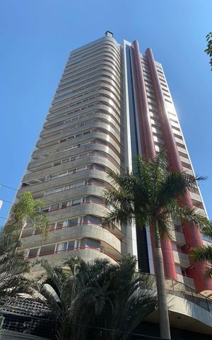 Apartamento à venda com 217m², 4 quartos e 4 vagas Apartamento à venda com 217m², 4 quartos e 4 vagasFachada
