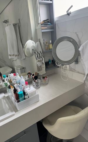 Apartamento à venda com 217m², 4 quartos e 4 vagas Apartamento à venda com 217m², 4 quartos e 4 vagasBanheiro