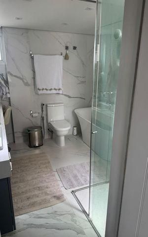 Apartamento à venda com 217m², 4 quartos e 4 vagas Apartamento à venda com 217m², 4 quartos e 4 vagasBanheiro