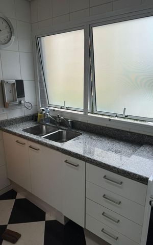 Apartamento à venda com 217m², 4 quartos e 4 vagas Apartamento à venda com 217m², 4 quartos e 4 vagasCozinha