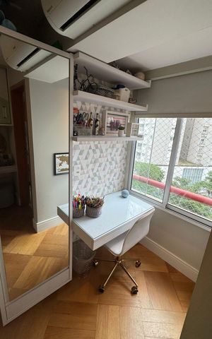 Apartamento à venda com 217m², 4 quartos e 4 vagas Apartamento à venda com 217m², 4 quartos e 4 vagasQuarto