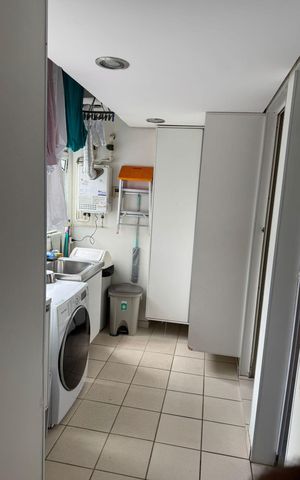 Apartamento à venda com 217m², 4 quartos e 4 vagas Apartamento à venda com 217m², 4 quartos e 4 vagasÁrea de serviço