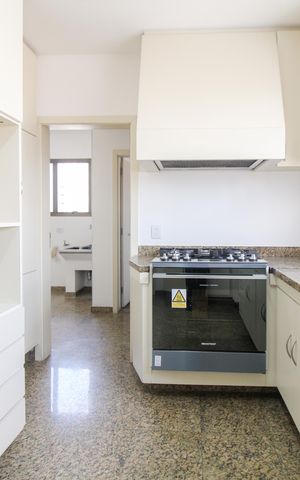 Apartamento à venda com 293m², 5 quartos e 4 vagas Apartamento à venda com 293m², 5 quartos e 4 vagasCozinha