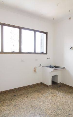 Apartamento à venda com 293m², 5 quartos e 4 vagas Apartamento à venda com 293m², 5 quartos e 4 vagasÁrea de Serviço