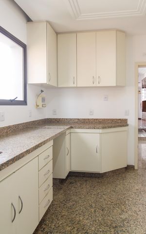 Apartamento à venda com 293m², 5 quartos e 4 vagas Apartamento à venda com 293m², 5 quartos e 4 vagasCozinha
