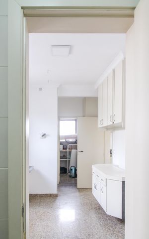 Apartamento à venda com 293m², 5 quartos e 4 vagas Apartamento à venda com 293m², 5 quartos e 4 vagasÁrea de Serviço - Banheiro 5