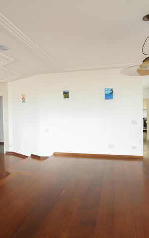 Apartamento à venda com 293m², 5 quartos e 4 vagas Apartamento à venda com 293m², 5 quartos e 4 vagasSala