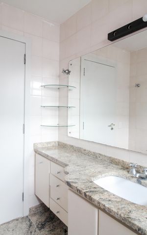 Apartamento à venda com 293m², 5 quartos e 4 vagas Apartamento à venda com 293m², 5 quartos e 4 vagasSuite 3 - Banheiro