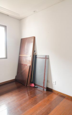 Apartamento à venda com 293m², 5 quartos e 4 vagas Apartamento à venda com 293m², 5 quartos e 4 vagasQuarto 4