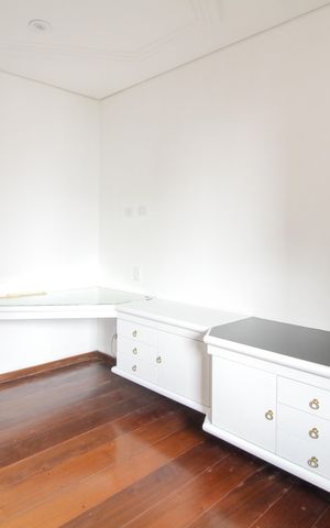 Apartamento à venda com 293m², 5 quartos e 4 vagas Apartamento à venda com 293m², 5 quartos e 4 vagasQuarto 4
