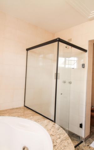 Apartamento à venda com 293m², 5 quartos e 4 vagas Apartamento à venda com 293m², 5 quartos e 4 vagasSuite 1 - Banheiro