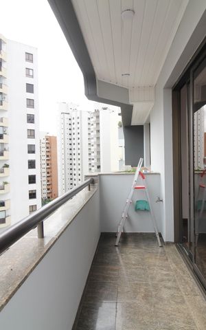Apartamento à venda com 293m², 5 quartos e 4 vagas Apartamento à venda com 293m², 5 quartos e 4 vagasSala Varanda