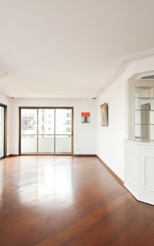 Apartamento à venda com 293m², 5 quartos e 4 vagas Apartamento à venda com 293m², 5 quartos e 4 vagasSala
