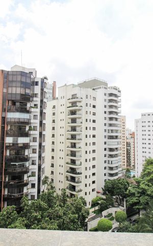 Apartamento à venda com 293m², 5 quartos e 4 vagas Apartamento à venda com 293m², 5 quartos e 4 vagasQuarto 4
