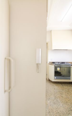 Apartamento à venda com 293m², 5 quartos e 4 vagas Apartamento à venda com 293m², 5 quartos e 4 vagasCozinha