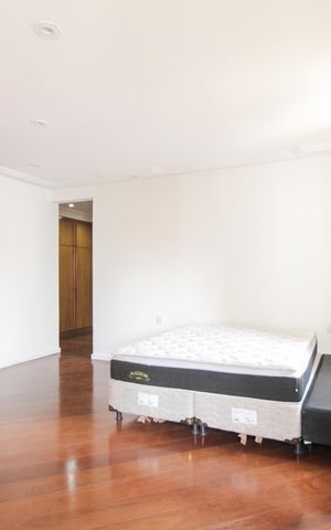 Apartamento à venda com 293m², 5 quartos e 4 vagas Apartamento à venda com 293m², 5 quartos e 4 vagasSuite 1