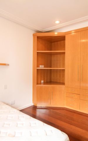 Apartamento à venda com 293m², 5 quartos e 4 vagas Apartamento à venda com 293m², 5 quartos e 4 vagasSuite 2