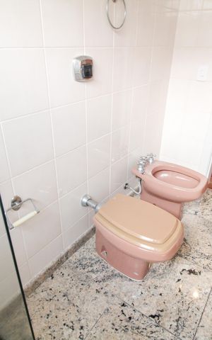 Apartamento à venda com 293m², 5 quartos e 4 vagas Apartamento à venda com 293m², 5 quartos e 4 vagasSuite 3 - Banheiro