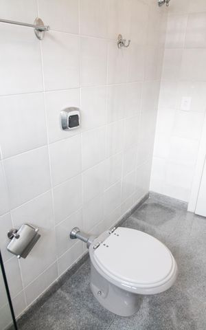 Apartamento à venda com 293m², 5 quartos e 4 vagas Apartamento à venda com 293m², 5 quartos e 4 vagasSuite 2 - Banheiro