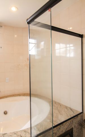 Apartamento à venda com 293m², 5 quartos e 4 vagas Apartamento à venda com 293m², 5 quartos e 4 vagasSuite 1 - Banheiro