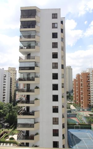 Apartamento à venda com 293m², 5 quartos e 4 vagas Apartamento à venda com 293m², 5 quartos e 4 vagasSuite 1 - Varanda