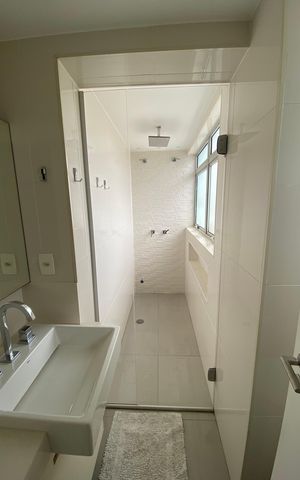 Apartamento para alugar com 163m², 2 quartos e 4 vagas Apartamento para alugar com 163m², 2 quartos e 4 vagasBanheiro da Suíte 2