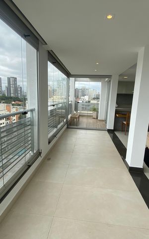 Apartamento para alugar com 163m², 2 quartos e 4 vagas Apartamento para alugar com 163m², 2 quartos e 4 vagasVaranda