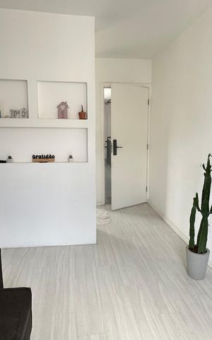 Apartamento à venda com 43m², 2 quartos e 1 vaga Apartamento à venda com 43m², 2 quartos e 1 vagaSala