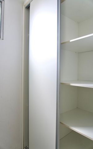 Apartamento à venda com 183m², 3 quartos e 2 vagas Apartamento à venda com 183m², 3 quartos e 2 vagasQuarto de Serviço