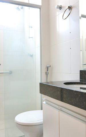 Apartamento à venda com 183m², 3 quartos e 2 vagas Apartamento à venda com 183m², 3 quartos e 2 vagasBanheiro da Suíte