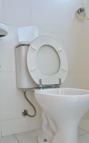 Apartamento à venda com 183m², 3 quartos e 2 vagas Apartamento à venda com 183m², 3 quartos e 2 vagasBanheiro de Serviço