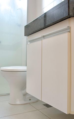 Apartamento à venda com 183m², 3 quartos e 2 vagas Apartamento à venda com 183m², 3 quartos e 2 vagasBanheiro da Suíte - Armários