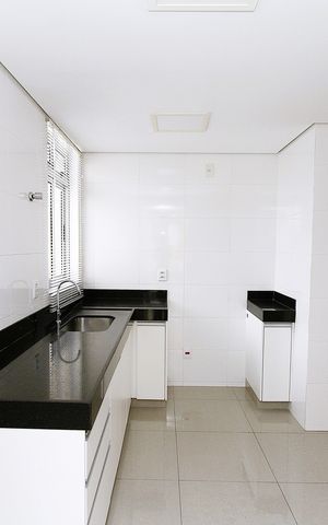 Apartamento à venda com 133m², 4 quartos e 3 vagasCozinha
