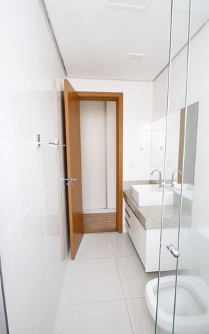 Apartamento à venda com 133m², 4 quartos e 3 vagasBanheiro do Quarto 4