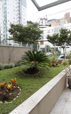 Apartamento à venda com 133m², 4 quartos e 3 vagasEntrada