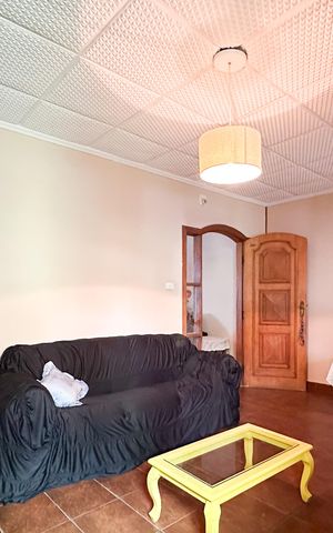 Casa à venda com 247m², 4 quartos e 3 vagas Casa à venda com 247m², 4 quartos e 3 vagasSala de Estar