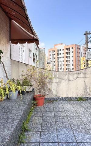 Casa à venda com 247m², 4 quartos e 3 vagas Casa à venda com 247m², 4 quartos e 3 vagasVaranda do Quarto 1