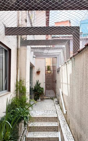 Casa à venda com 247m², 4 quartos e 3 vagas Casa à venda com 247m², 4 quartos e 3 vagasVista da Sala