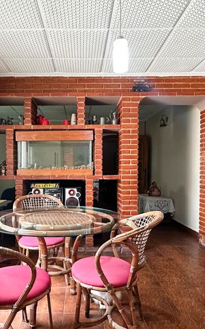 Casa à venda com 247m², 4 quartos e 3 vagas Casa à venda com 247m², 4 quartos e 3 vagasSala de Jantar