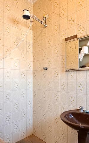 Casa à venda com 247m², 4 quartos e 3 vagas Casa à venda com 247m², 4 quartos e 3 vagasBanheiro Social 2