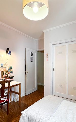 Casa à venda com 247m², 4 quartos e 3 vagas Casa à venda com 247m², 4 quartos e 3 vagasQuarto 3