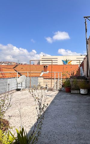 Casa à venda com 247m², 4 quartos e 3 vagas Casa à venda com 247m², 4 quartos e 3 vagasÁrea externa