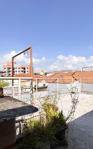 Casa à venda com 247m², 4 quartos e 3 vagas Casa à venda com 247m², 4 quartos e 3 vagasÁrea externa