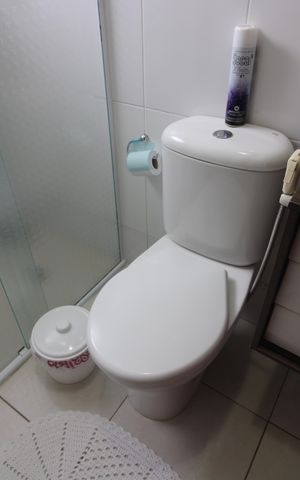Casa à venda com 110m², 2 quartos e 2 vagasBanheiro Quarto 2