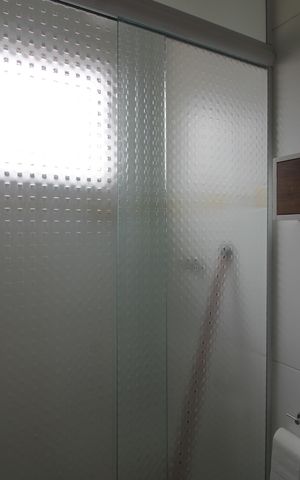 Casa à venda com 110m², 2 quartos e 2 vagasBanheiro Quarto 1