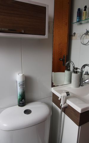 Casa à venda com 110m², 2 quartos e 2 vagasBanheiro Quarto 1