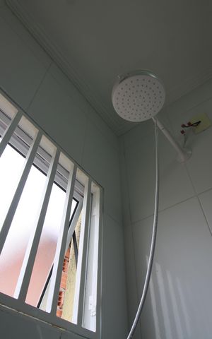 Casa à venda com 110m², 2 quartos e 2 vagasBanheiro Quarto 2