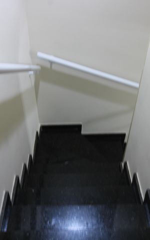 Casa à venda com 110m², 2 quartos e 2 vagasescada interna cima / baixo
