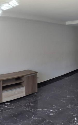 Casa à venda com 184m², 3 quartos e 2 vagas Casa à venda com 184m², 3 quartos e 2 vagasSala