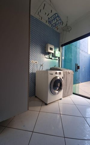 Casa à venda com 184m², 3 quartos e 2 vagas Casa à venda com 184m², 3 quartos e 2 vagasÁrea de serviço